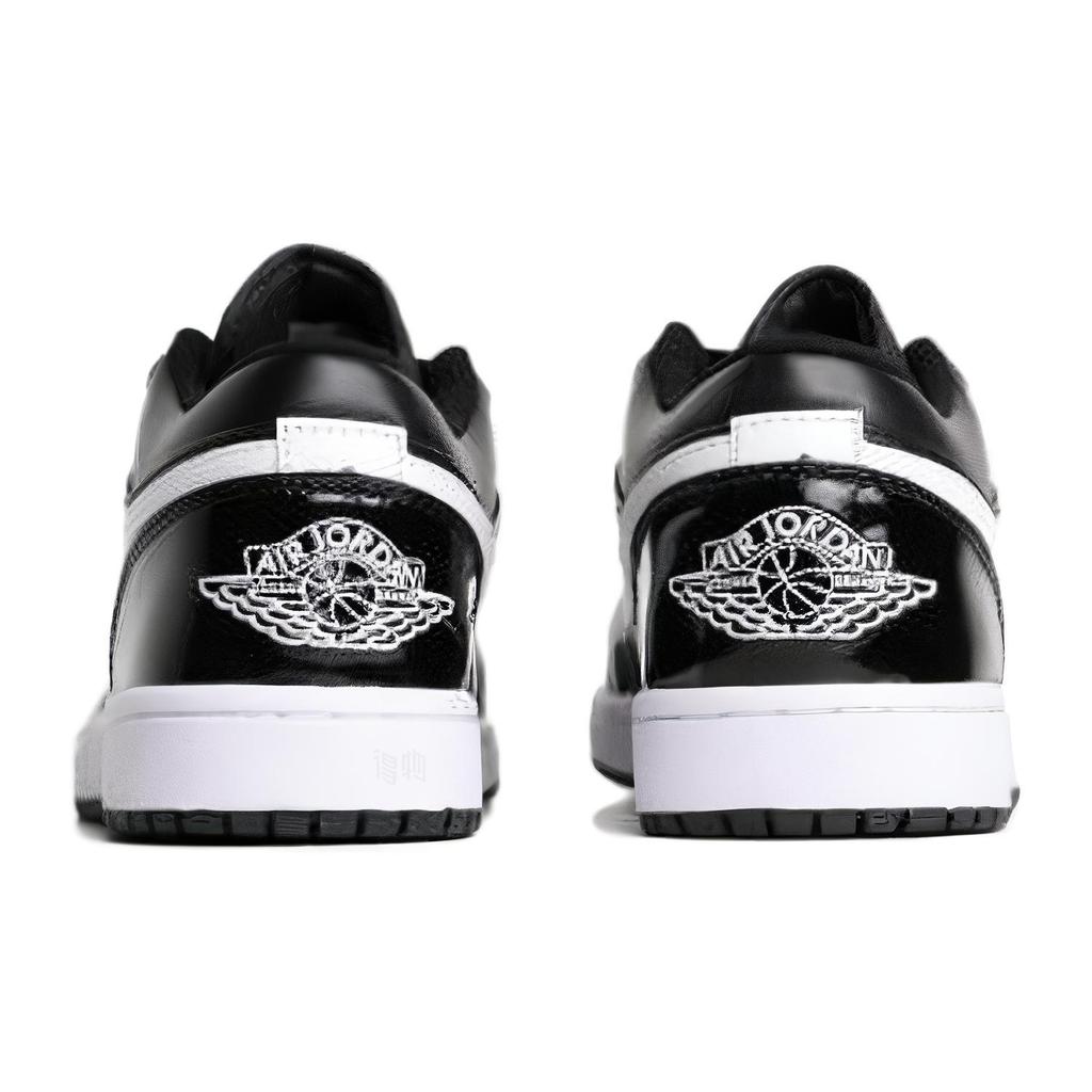 Jordan Air Jordan 1 Low top Vintage Basketball Shoes Womens Black White 553560-002