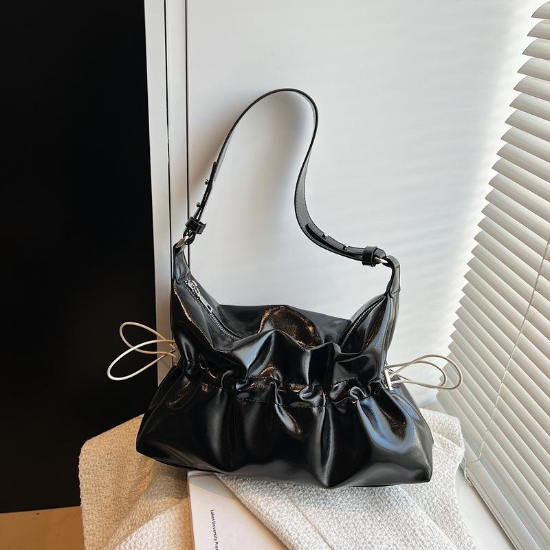 Leichter Luxus Nischen Tasche Damen Neue gefaltete Achselhöhle Wolken Tasche Vielseitige Schulter Crossbody Beutel Tasche