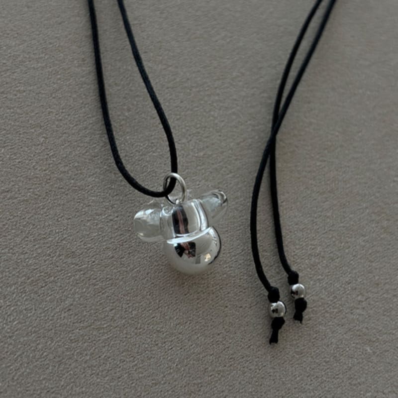 APIOH MUSHROOM NECKLACE