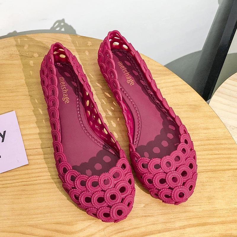 

Summer new sandals women s flat bottom shallow mouth crystal jelly shoes versatile plastic single shoes casual waterproof rain shoes This style is half a size larger. рожевий червоний колір