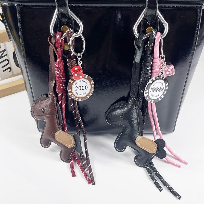 Pingente de Bolsa Feminina Desenho Animado Cavalo de Balanço Bolsa Feminina de Couro PU Penduricalho Fofo Acessórios de Bolsa Presentes