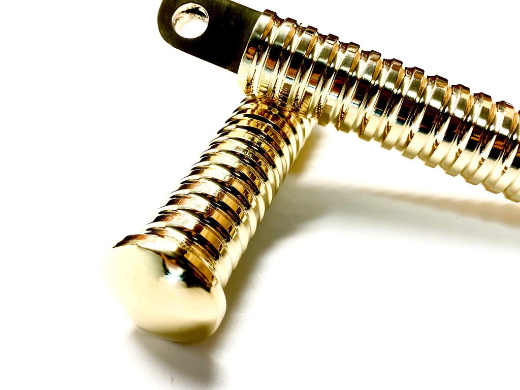 Harley Części Customowe Stopnie Lewe i Obrabiane Davidson Podnóżki Części Tuningowe [Mosiądz Prawy] Mosiądz Mosiądz/Harley