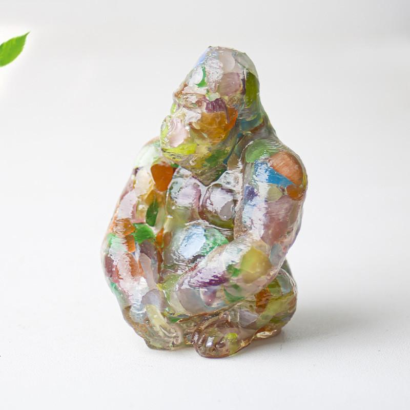 Statue de Gorille en Résine avec Pierres de Cristal Naturelles Pour Décoration de Bureau Cadeau Pour Amis