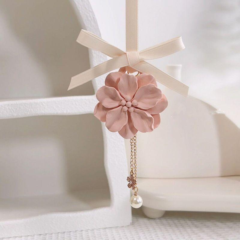 Car Aromatherapy Camellia Simple Pendant Fancy Light Perfume Internet Celebrity Car Fragrance Fragrant Stone Rearview Mirror Hangings Camellia Car Hanger (Freesia Aromatherapy 10ml)