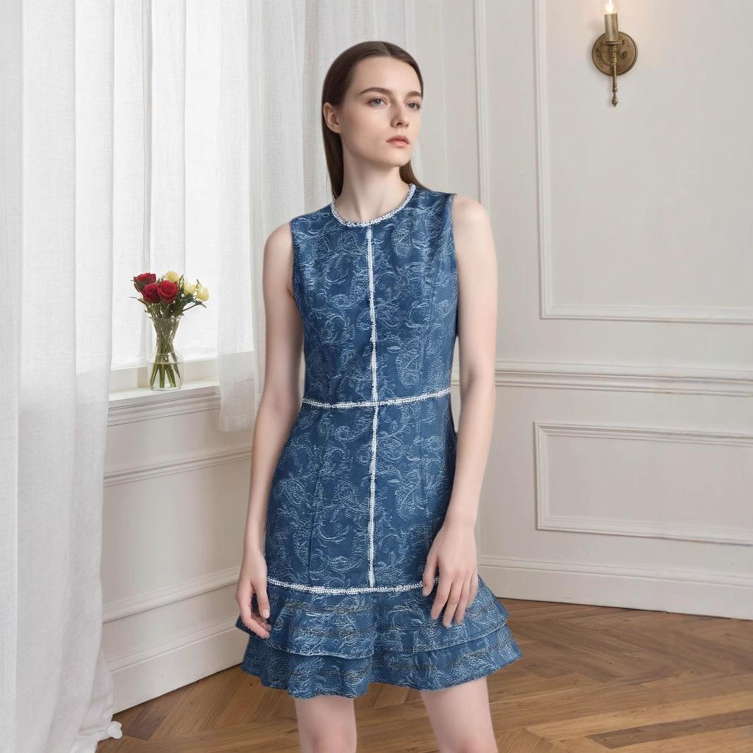 European and American fashion women s denim dress, sleeveless design blue and white printed elements denim blue dress S
