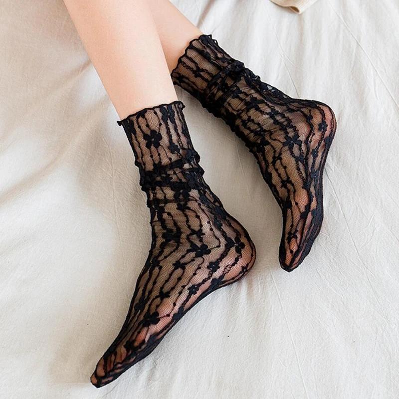 

Women Cute Lace Flower Hollow Mesh Crew Socks Breathable Ultra Thin Japanese Harajuku Retro Long Socks Summer Daily Wear Socks One Size чорний