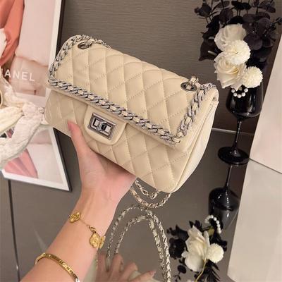 Dámská taška přes rameno Xiaoxiang Style, lehký luxus, s řetízkem ve tvaru diamantové mřížky, nový styl, populární tento rok, niche taška přes rameno/crossbody