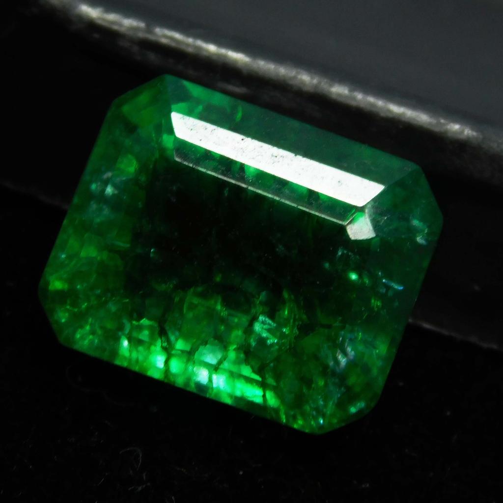 Natural Green Emerald Loose Gemstone 8 Ct Colombian Emerald Cut for Jewelry Making and Crafts