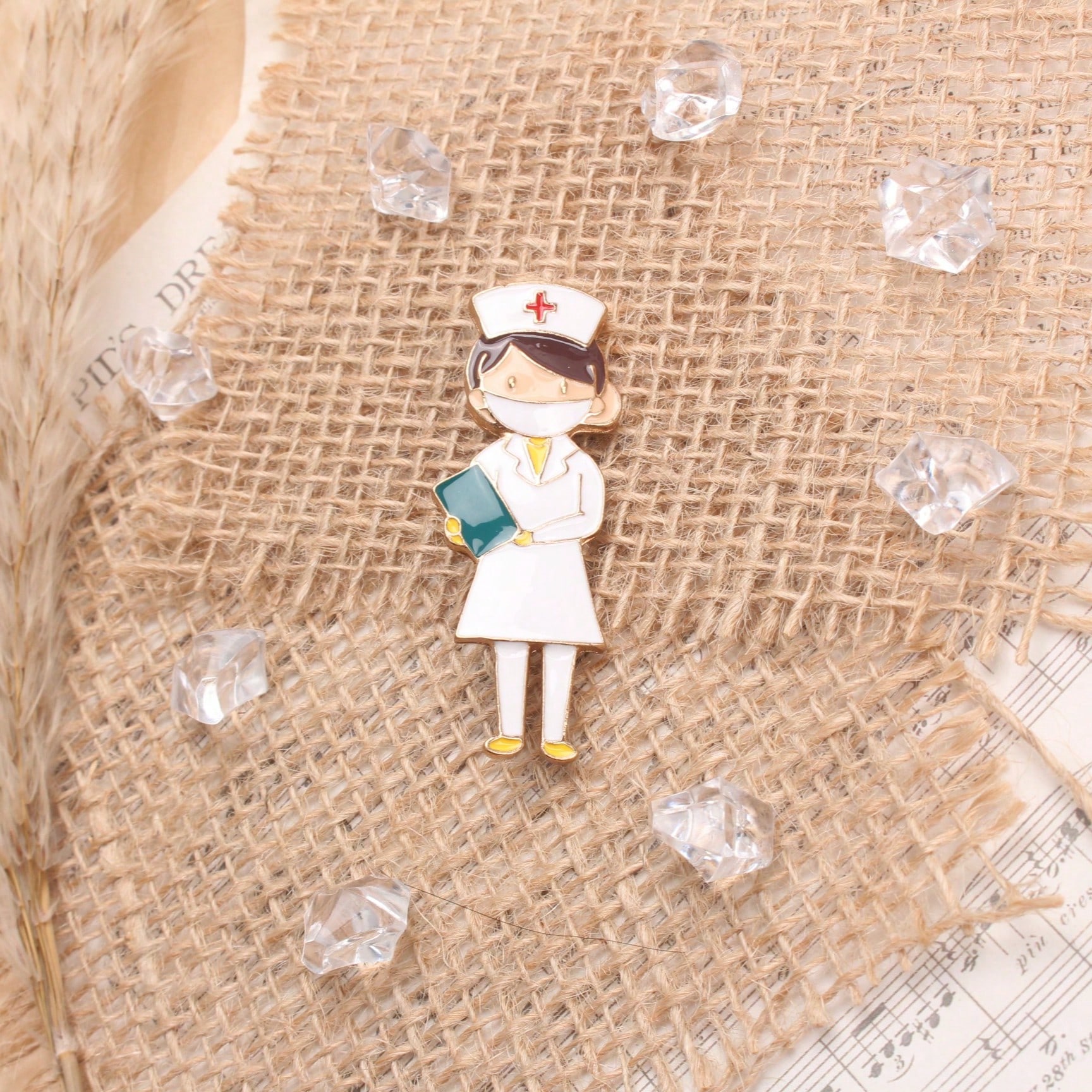 

Whimsical Cartoon Nurse Brooch, Gold-Toned Enamel Medical Themed Pin, Fashion Statement Accessory For Outfits Bags Daily Styling белый