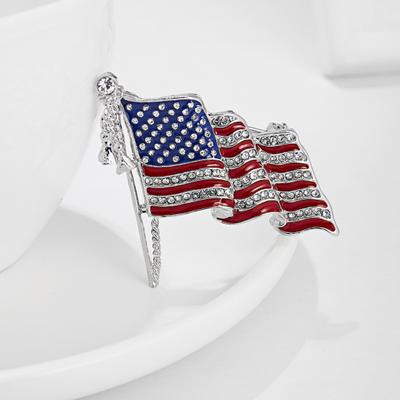 Patriotic American Flag Brooch Zinc Alloy Rhinestone Enamel Waving US National Flag Pin Sweater Backpack Hat Decoration Men Women Clothing Accessories