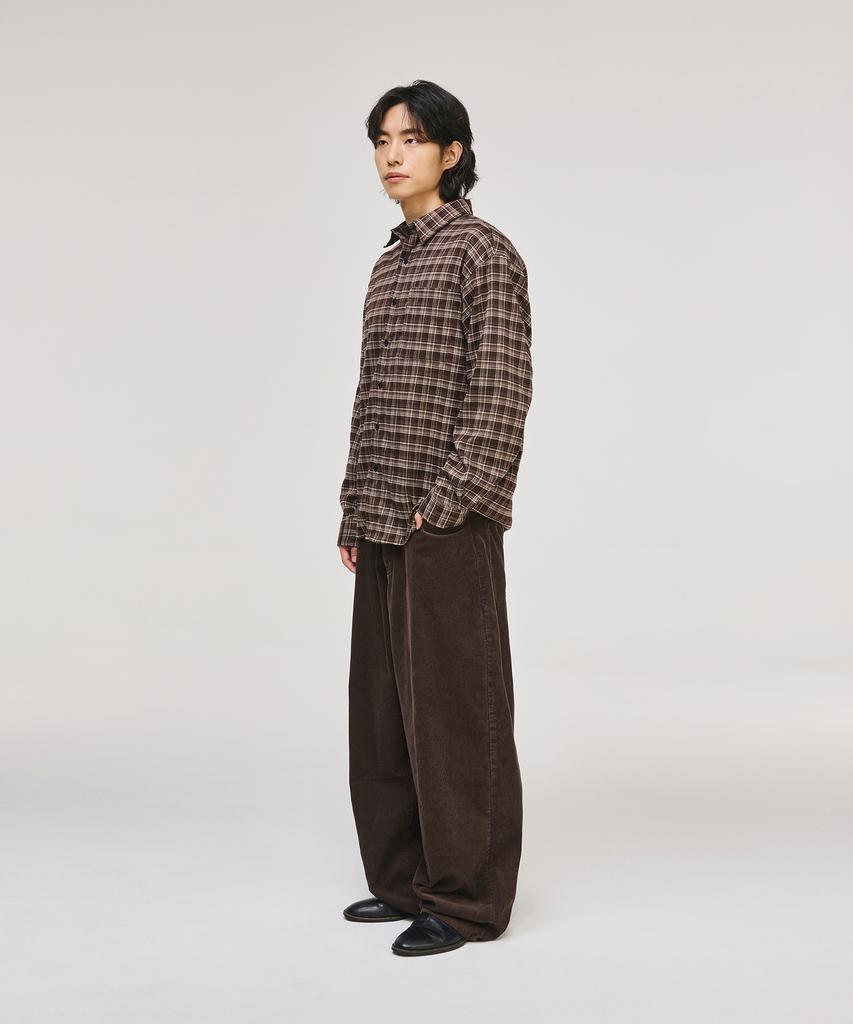 SIGNATURE Wide Curved Dart Corduroy Pants [Brown]