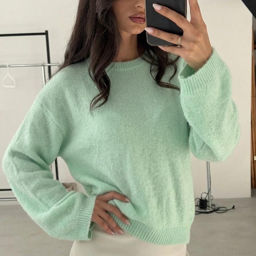 Womens Casual Sweaters Warm Cozy Knitted Long Sleeve Crewneck Sweater Loose Fit Pullover Tops Outfits for Women Soft Fuzzy Jumper Tops for Fall Winter
