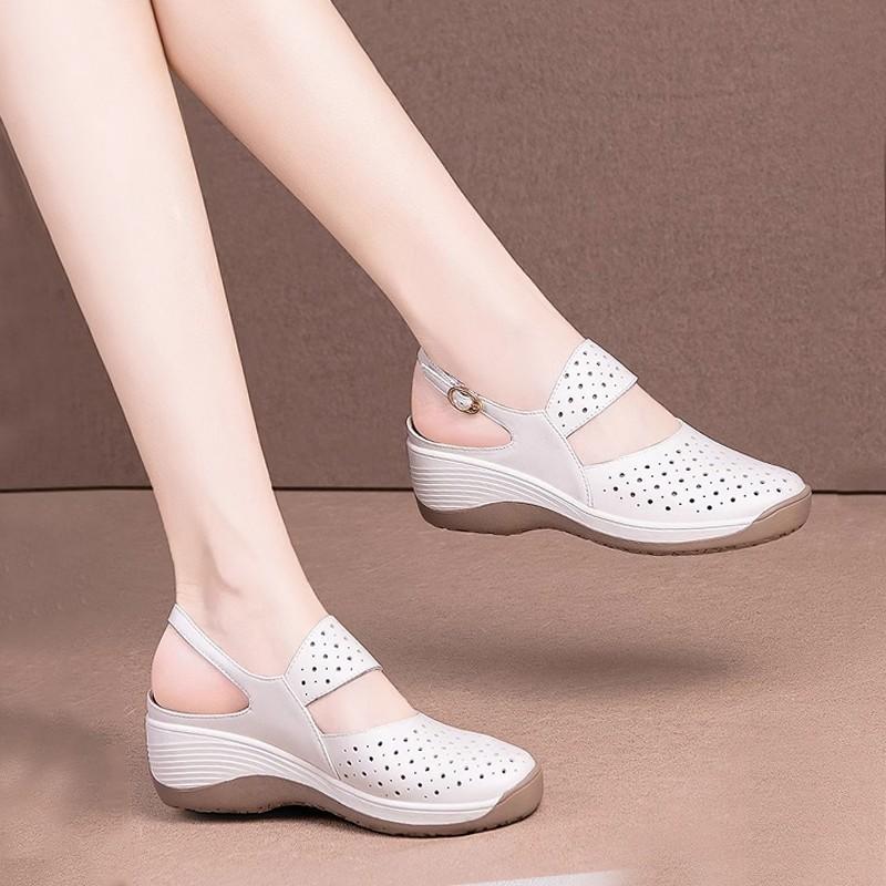 Baotou sandaler med hål för kvinnor, runda tår, bekväma kilklacksskor, vardagliga damskor