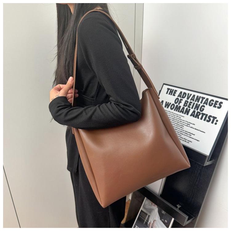 Damen Umhänge- & Tragetasche: Weiches Leder, Großes Fassungsvermögen, Hochwertig, Mutter-und-Kind-Design