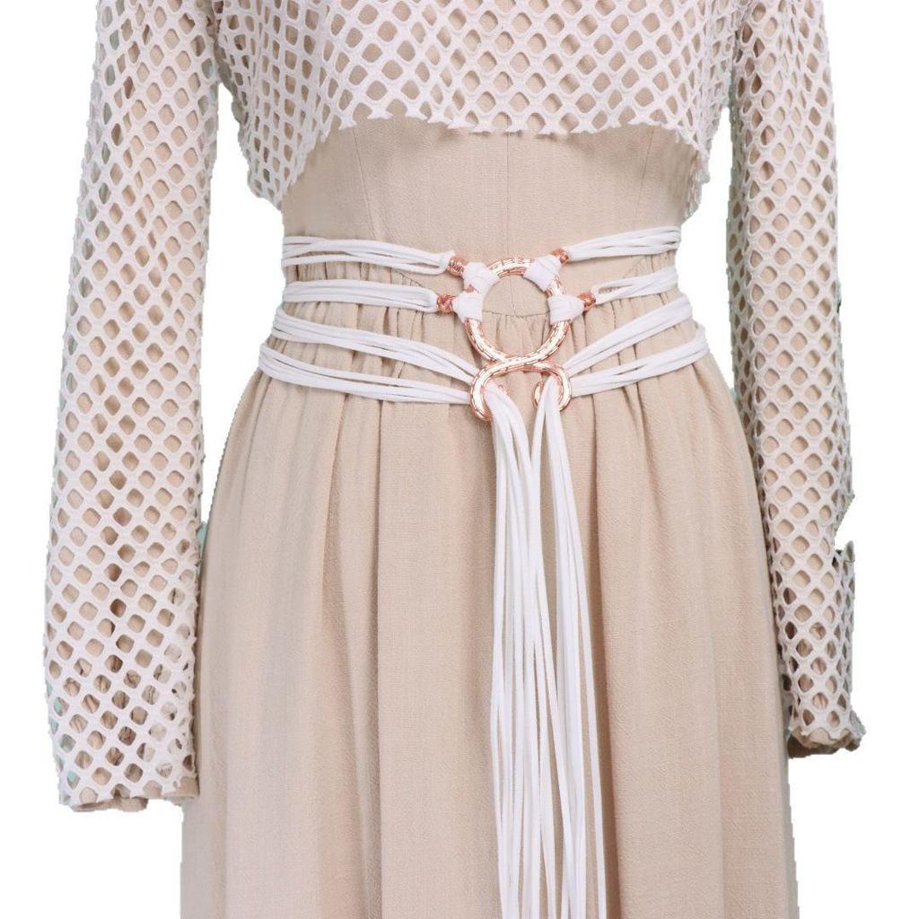 Serpentinenförmiger nordischer mittelalterlich-renaissancezeitlicher Webgürtel mit dekorativer Taillenkette