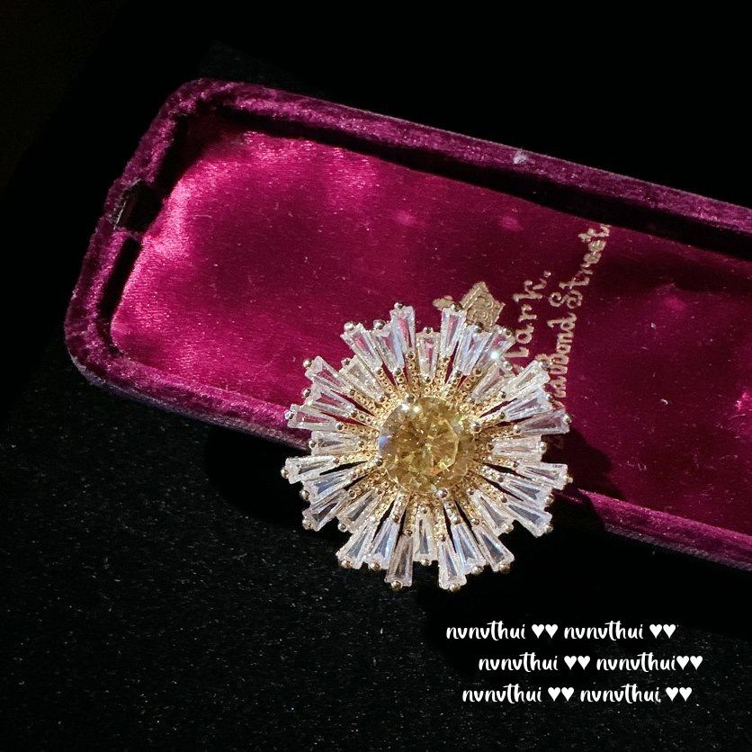 Broszka z motylem w kolorze herbacianym, pozłacana 18-karatowym złotym chabrem i cyrkonią