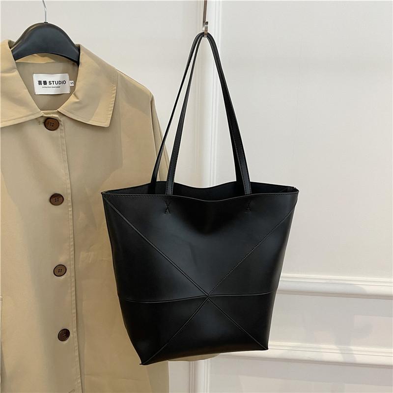 

Large Capacity Bag For Women Pu Leather Handbag Designer Bucket Shoulder Bag Female Top Handle Tote Simple Travel Bag Black 50cm))