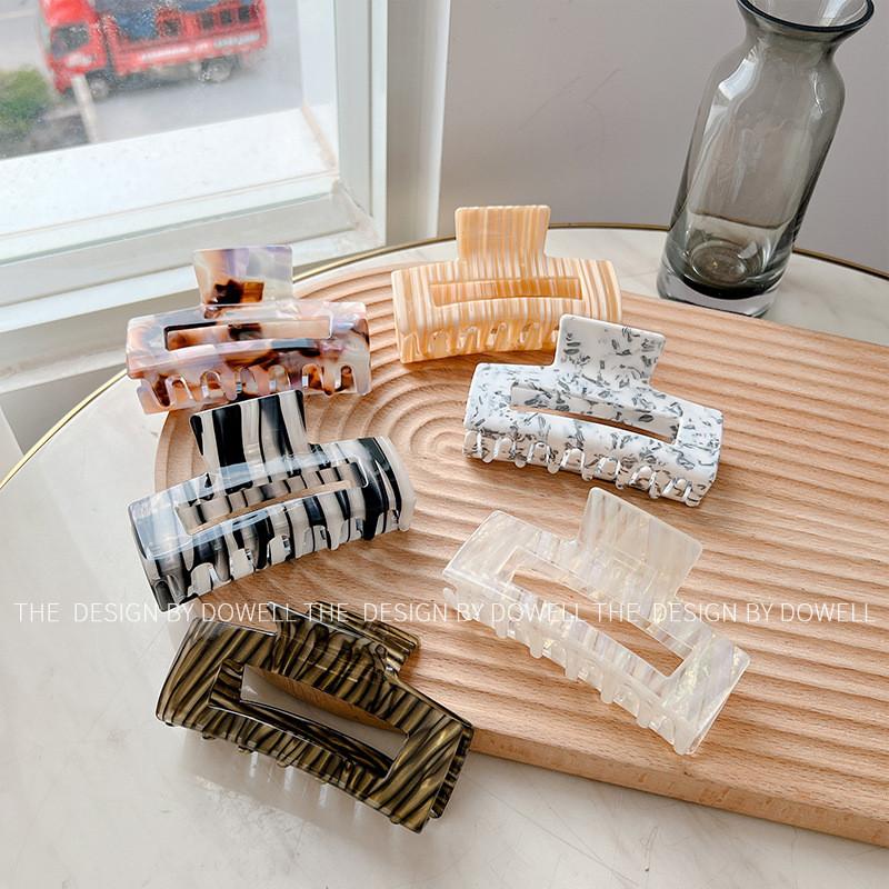 Large Stylish Marble Pattern Hair Claw Clip For Women Handmade Acetate Design For Effortless Sophistication