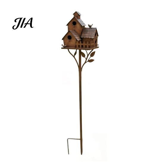 Estación de Pájaros Rústica Casa de Metal Estacas para Jardín, Decoración Comedero, Regalo Resistente a la Intemperie para Amantes Decoración de Arte en Hierro Césped Exterior Jardín Macizo Decoración Salvaje