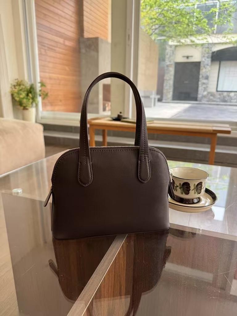 Top-grain cowhide shell bag, a niche high-quality hand-held tote bag, simple, fashionable and versatile crossbody bag