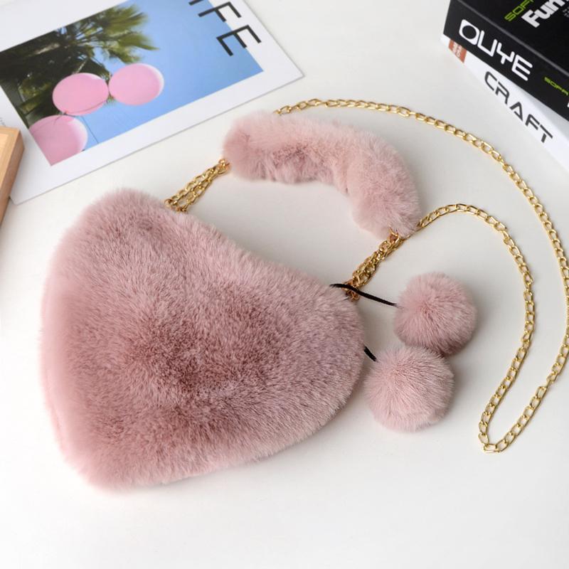 Fashionable Women's Faux Fur Cute Heart-shaped Portable One Shoulder Plush Crossbody Bag Cute Chain Bag Valentine's Day Gift