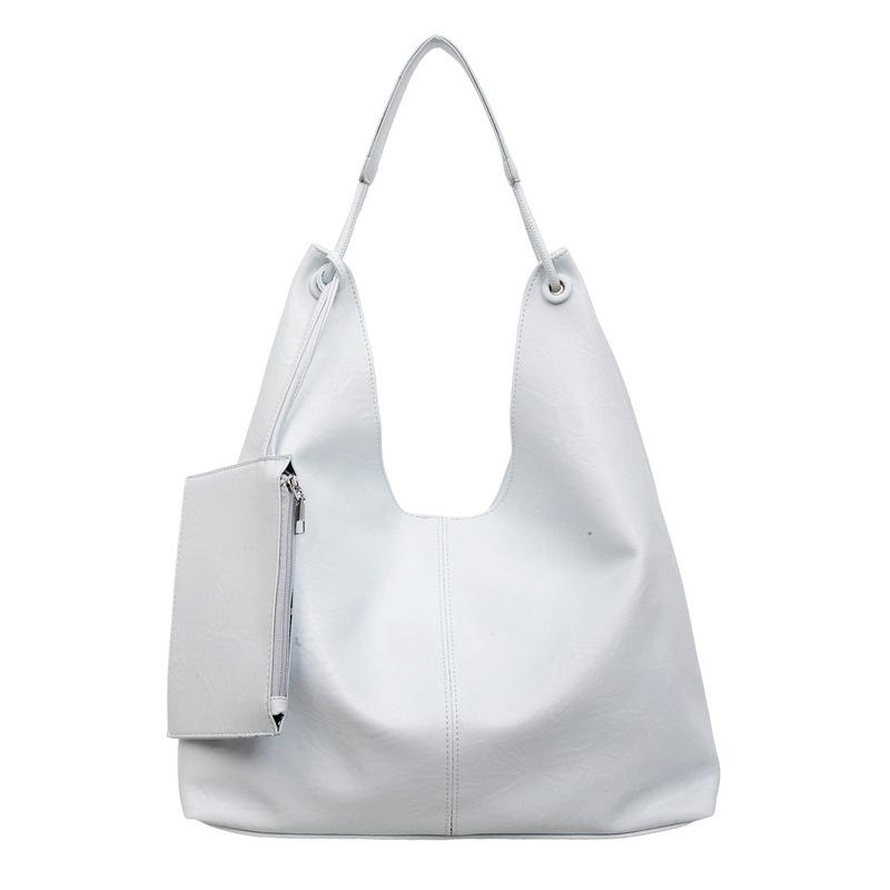 Large Capacity Tote Bag Women's 2026 Spring New Fashion Retro Sense Light Luxury Shoulder Armpit Bag