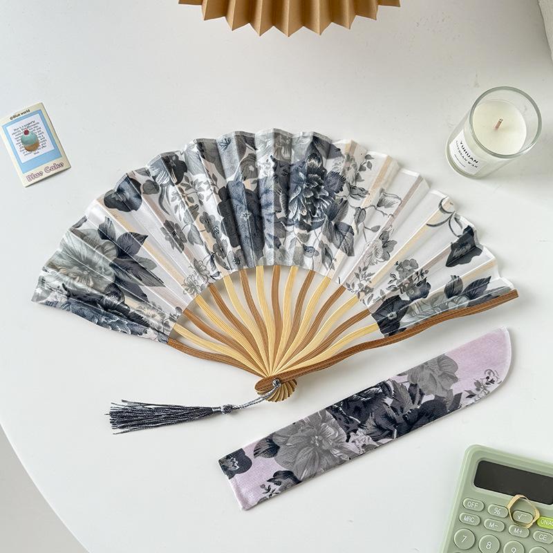 Kinesisk japansk stil Silk Fan Folding Fan Bröllop Fan Art Presenter Dans Hand Fan Vintage Bamboo Folding Hand Held Flower Fan