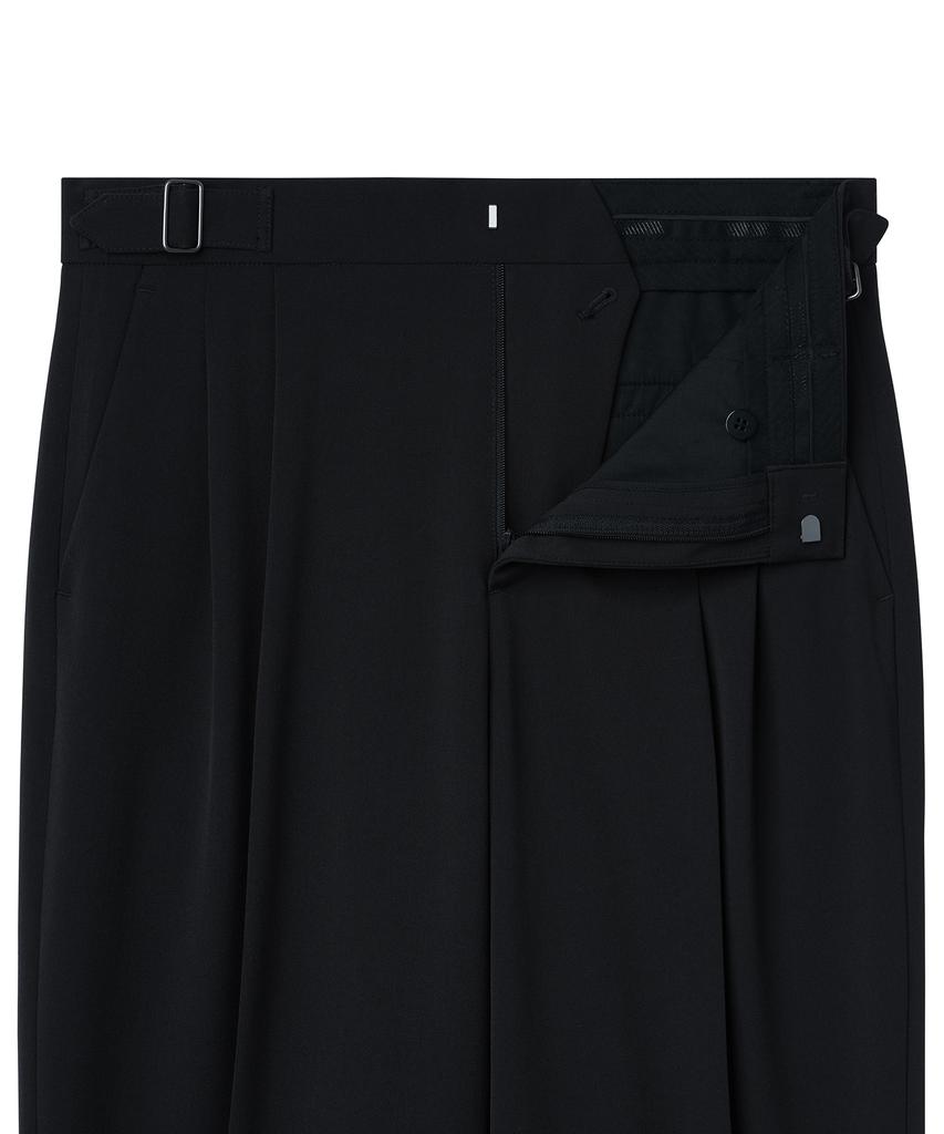 MUSINSA STANDARD Side Adjust Two-Tuck Wide Slacks [Black]