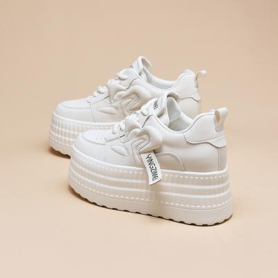Dicke Sohle kleine weiße Schuhe Damen 2024 Frühling neu 8cm Plateau lässige Board-Schuhe mit kleinem Innenfutter zur Erhöhung Damenschuhe