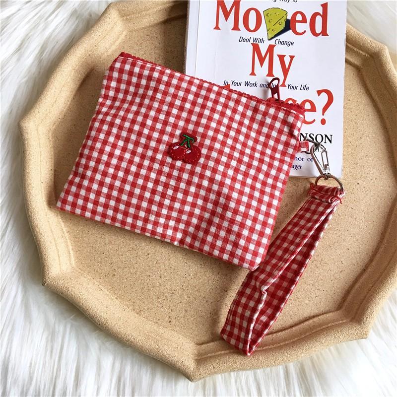 Red Cherry Canvas Lipstick Storage Bag, Portable and Easy To Carry. Red Plaid, Large Capacity Cosmetic Makeup Bag