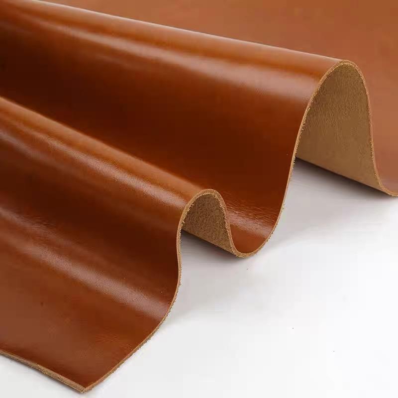 

Yellow brown 2mm stiff oil wax leather, genuine leather, top layer handmade DIY ledger, leather bag, wallet, card bag 10x10cm золотой