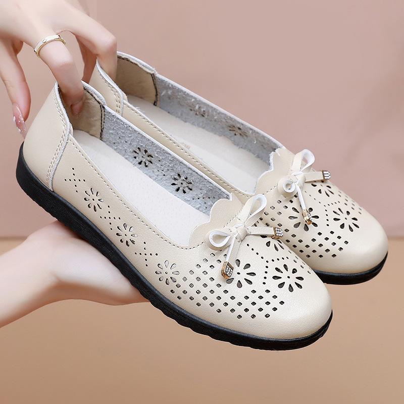Sandals women's summer new hollow hole single shoes soft sole non-slip leather shoes middle elderly women's shoes