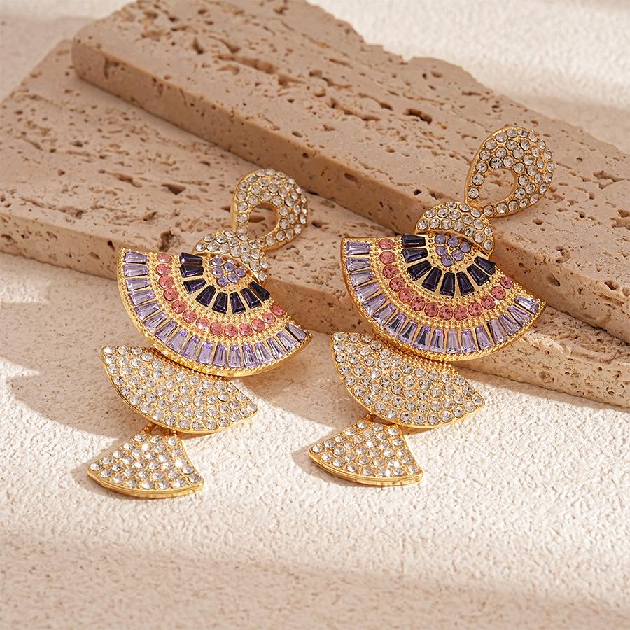 Diamond-encrusted zircon fan-shaped geometric necklace, personality temperament, collarbone necklace
