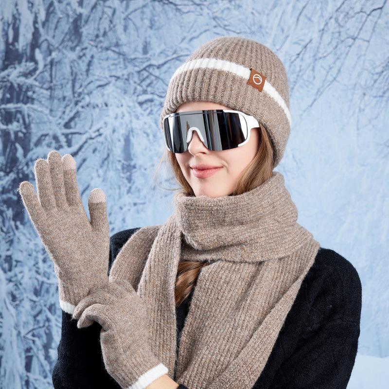 

Winter hat, scarf, gloves, three-piece fashion versatile ear protector, pullover hat, cold-proof and warm knitted wool hat for women