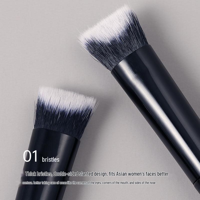 XiXi Concealer Brush for Dark Circles, Blemishes & Contouring; Soft Bristles for a Gentle Touch.