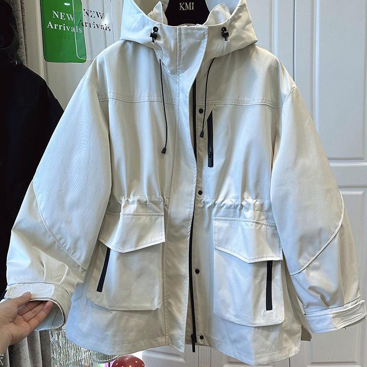 European Women's Khaki Hooded Waist-Cinching Windbreaker - Sporty Workwear Jacket for Early Spring/Autumn