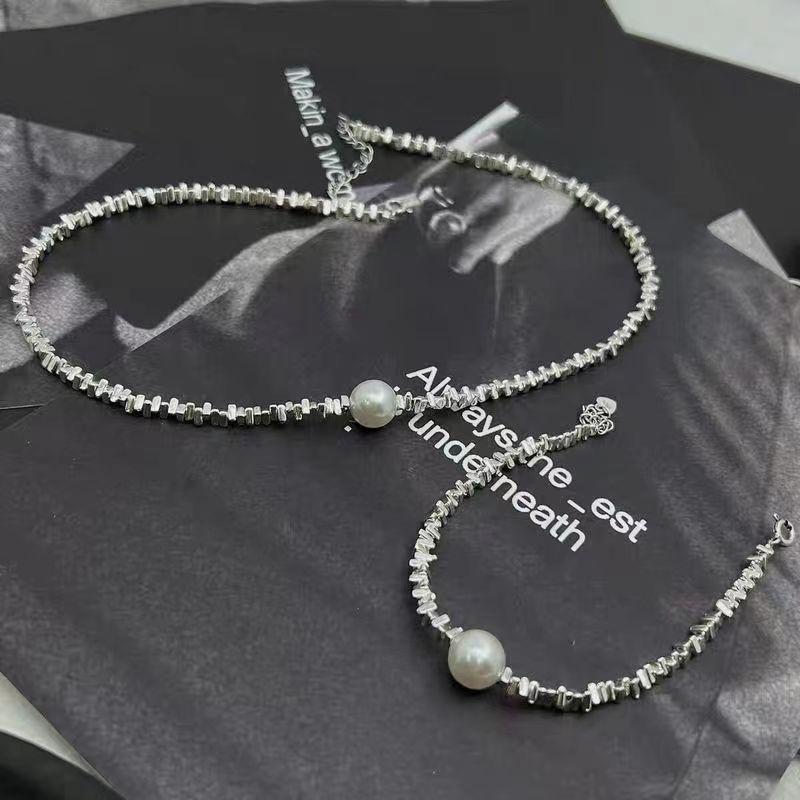 

NK-1 Silver Triangle Choker & Bracelet Set: Trendy Light Luxury Women s Jewelry