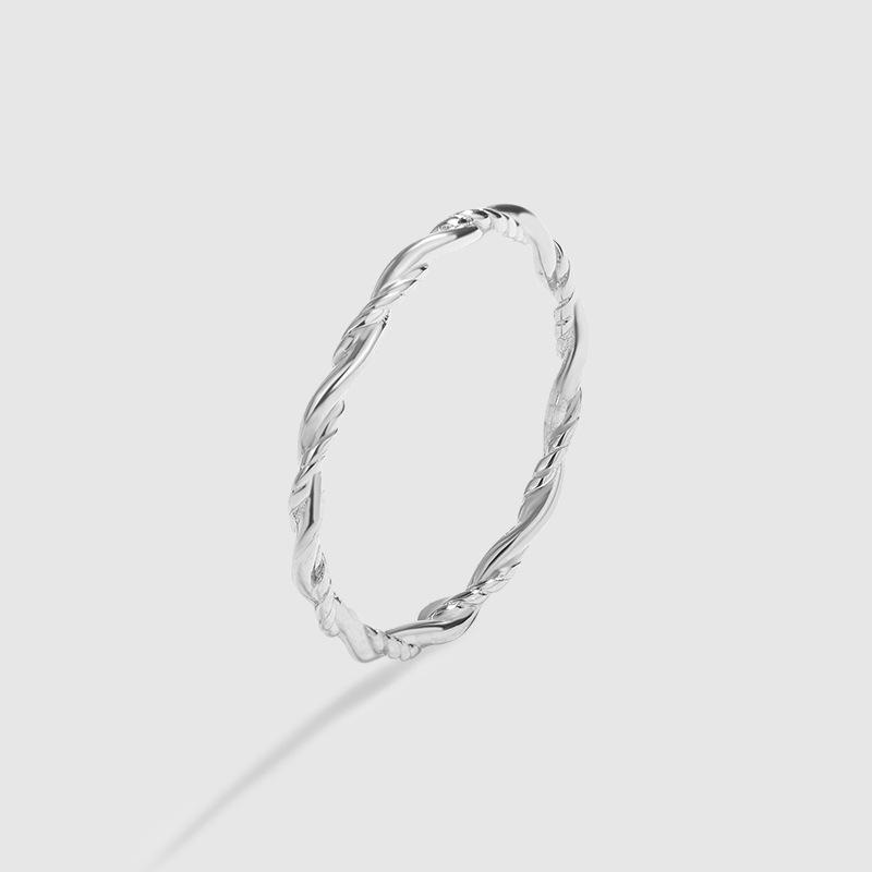 

S925 Sterling Silver Candy Wrap Ring: Elegant Cold Style Tin Foil Design for Women, High-Sense Minimalist Luxury Size 6