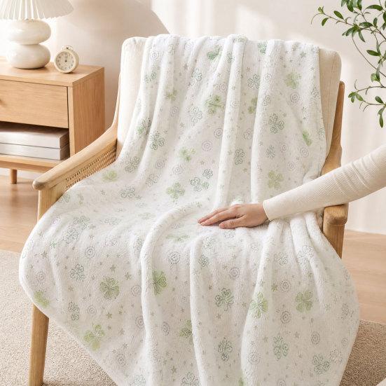 Four Leaf Clover Blanket, Multi-Purpose Air Conditioner Blanket, Soft Double-Sided Flannel Throw Blanket for Sofa Bed Dorm Office