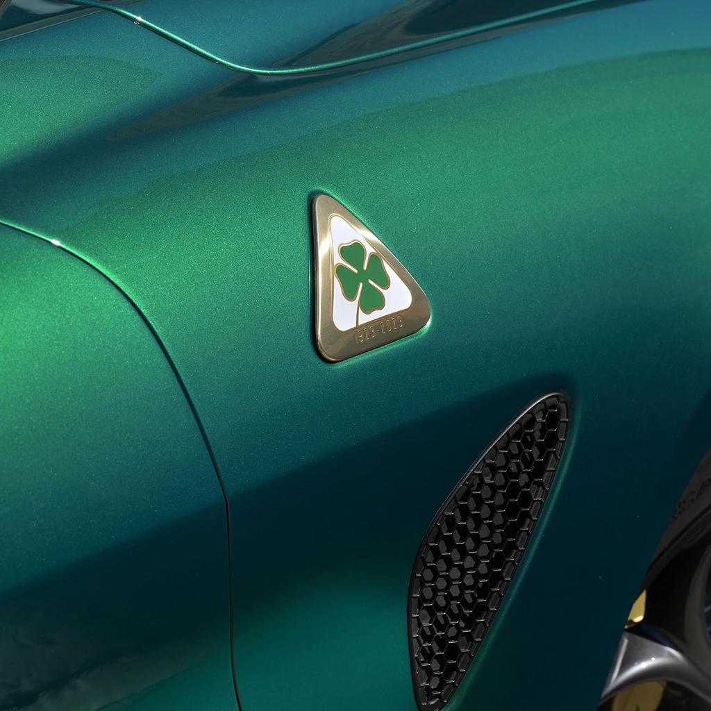 3D Sticker for Alfa Romeo 100th Anniversary Four Leaf Clover Logo Alfa Romeo Giulia
