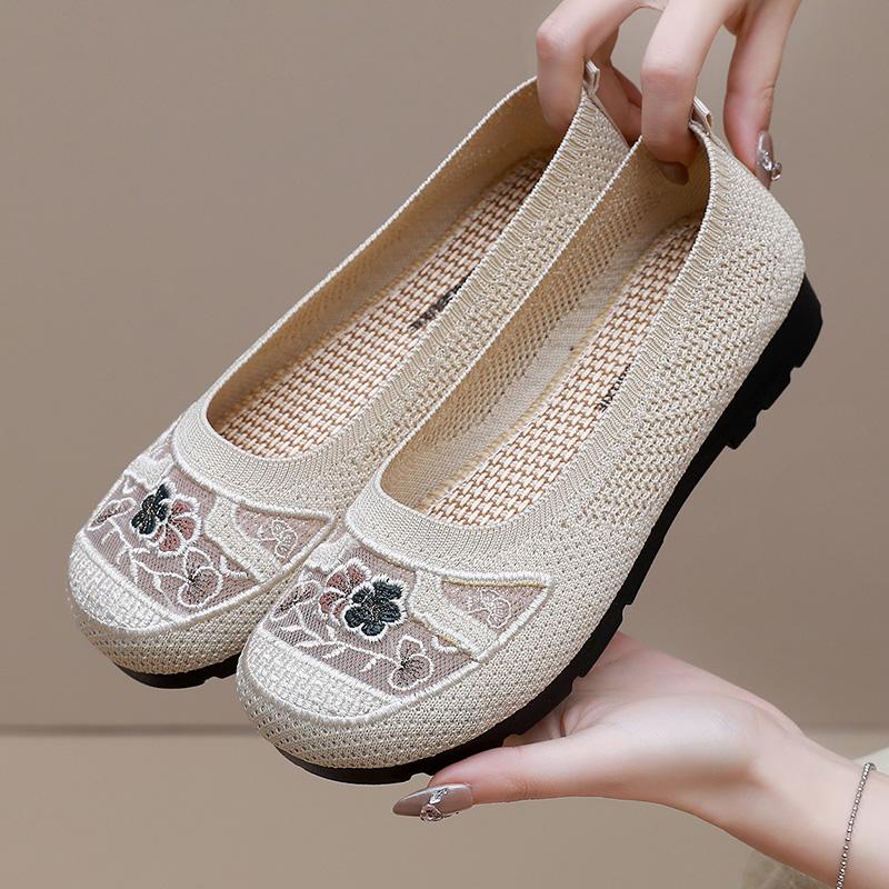 Fashion 2025 summer women's breathable mesh casual shoes hollow-out lightweight slip-on comfortable casual shoes
