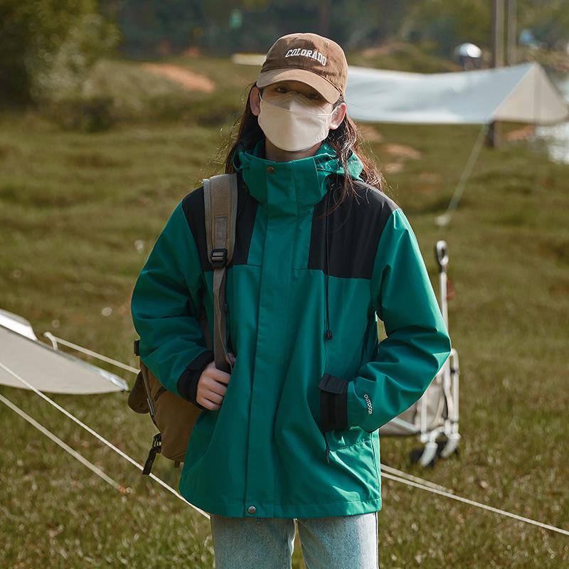 Herbst und Winter Neue Drei-in-Eins-Paare Abnehmbare Innenauskleidung Mit Kapuze Winddichte Bergsteigerbekleidung Warme Outdoor-Hardshelljacke