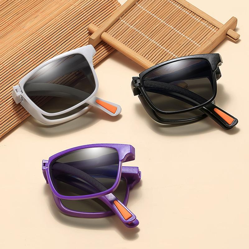 2026 New Fashionable Portable Folding Women's Sunglasses Retro Ultra Light Neutral High Quality Lightweight Sunscreen Glasses