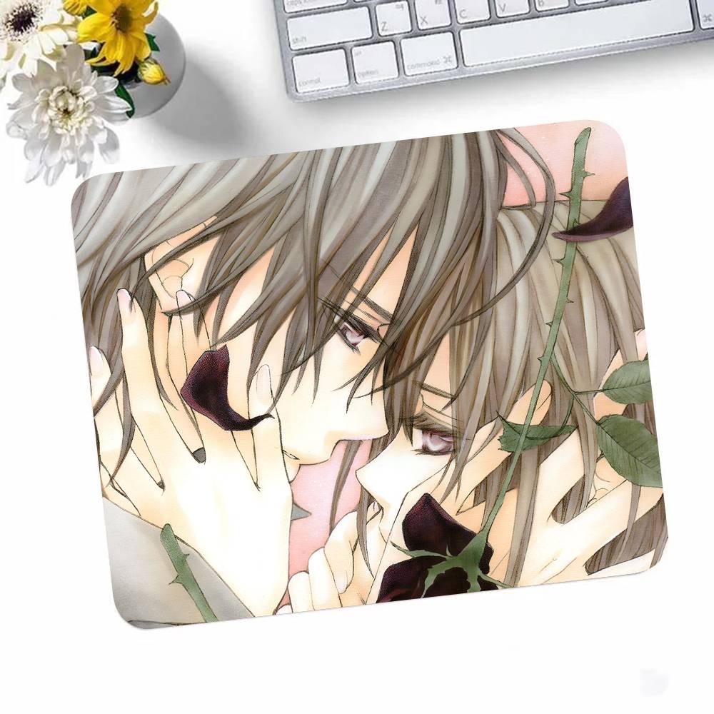 Cartoon Animation Vampire Knight Mousepad Small LockEdge Mouse Pad For Gamers Computer Desk Pad Rectangular Anti-slip Rubber