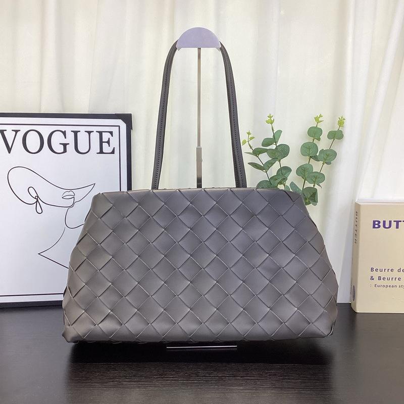 

2025 New Style Genuine Leather Womens Bag Wide Strap Knitted Tassel Bag Versatile Simple Large Capacity Single Shoulder Crossbody Bag Bulk 43x23x16cm