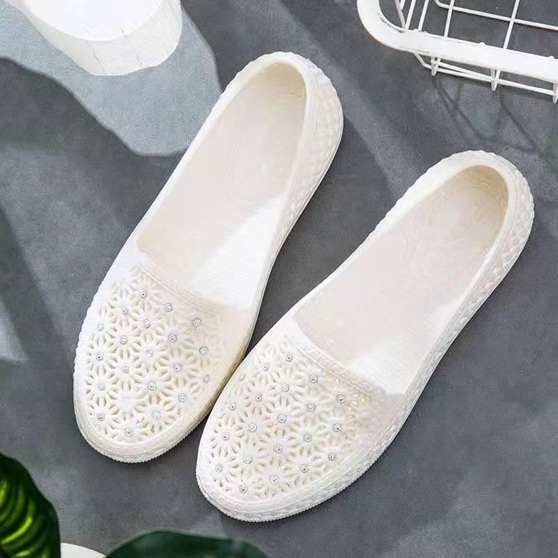 

Women s 2024 Summer Closed Toe Perforated White Sandals - Non-Slip for Middle-Aged and Elderly 39