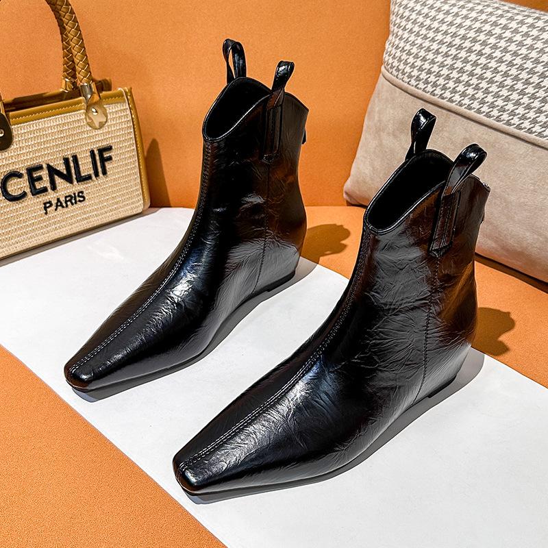 

Ботинки Мартин на платформе для женщин, весна-осень, новые остроносые ботильоны на молнии с V-образным вырезом 41 чёрный