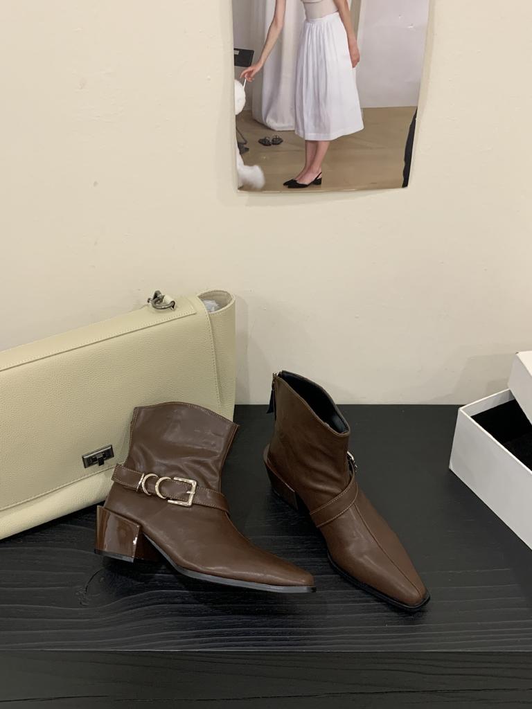 2025 New Retro Square Head Thick Heel Simple British Style Fashion Versatile Metal Button Martin Boots Women