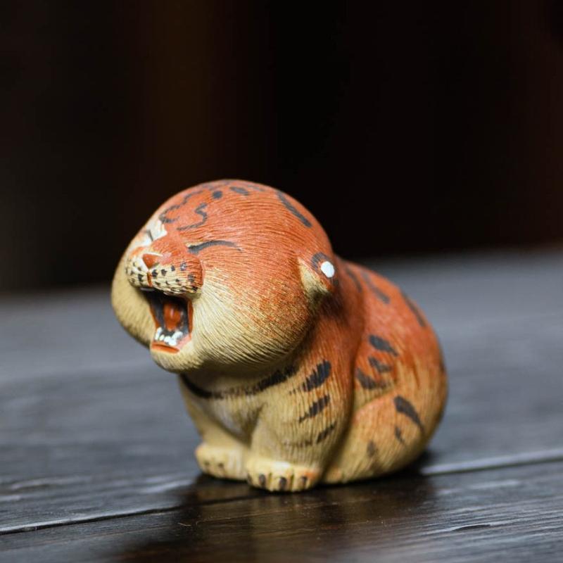 

1pcs Purple Clay Tiger Tea Pet Zodiac Mud Painting Animal Tea Play Chinese Cute Tea Ceremony Accessories Household Ornaments 8x4x5.5cm