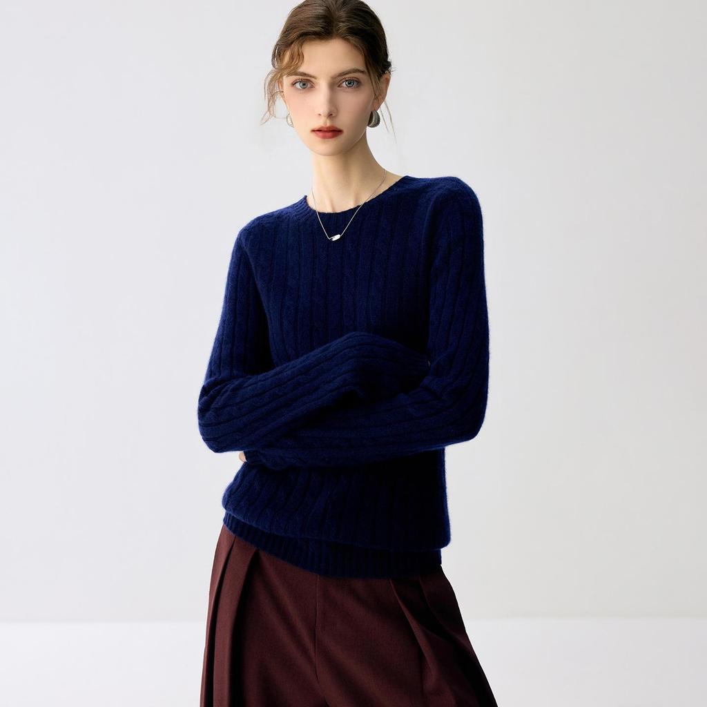 Women's Autumn/Winter Cable Knit Round Neck Pullover Sweater, Long Sleeve, 7-Gauge.